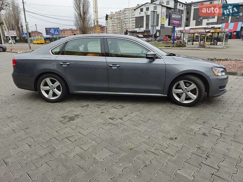 Седан Volkswagen Passat 2013 в Киеве