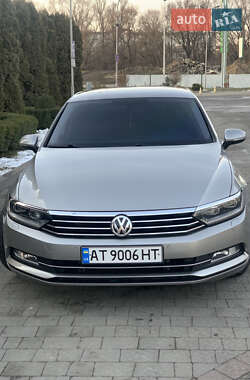 Седан Volkswagen Passat 2015 в Ивано-Франковске