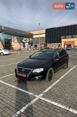 Універсал Volkswagen Passat 2010 в Луцьку