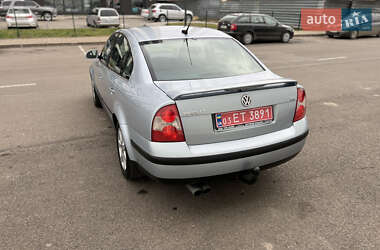 Седан Volkswagen Passat 2004 в Луцьку