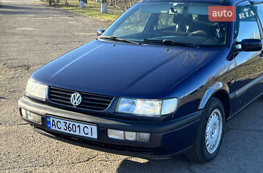 Универсал Volkswagen Passat 1996 в Каменском