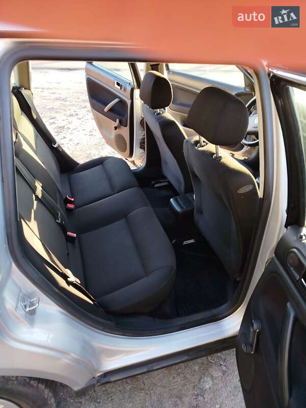 Универсал Volkswagen Passat 2000 в Харькове