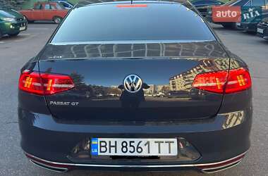 Седан Volkswagen Passat 2017 в Одессе