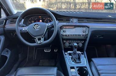 Седан Volkswagen Passat 2017 в Одессе