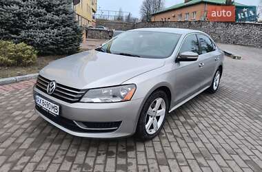 Седан Volkswagen Passat 2013 в Зміїві