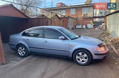 Седан Volkswagen Passat 1997 в Києві