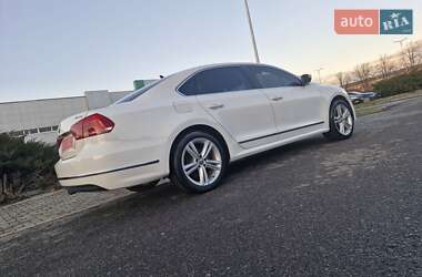 Седан Volkswagen Passat 2013 в Ужгороде