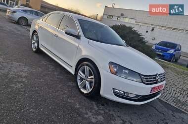 Седан Volkswagen Passat 2013 в Ужгороде