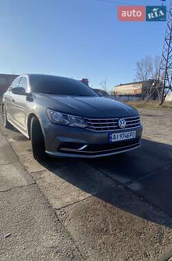 Седан Volkswagen Passat 2016 в Дніпрі