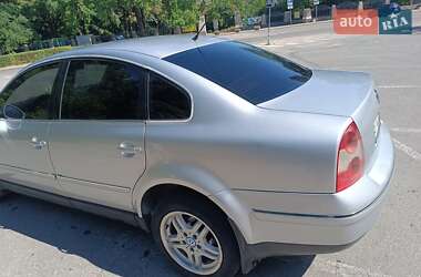 Седан Volkswagen Passat 2005 в 
