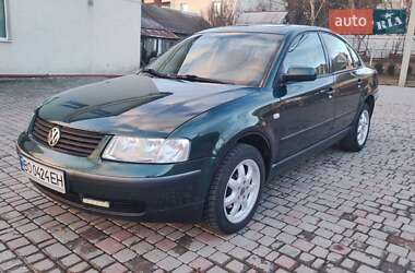 Седан Volkswagen Passat 1997 в Залещиках