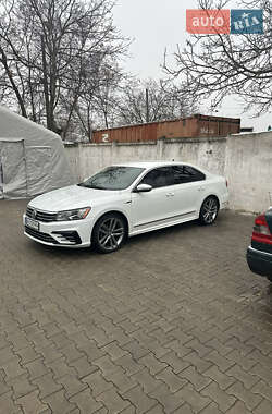 Седан Volkswagen Passat 2016 в 
