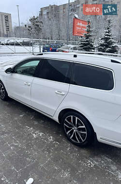 Универсал Volkswagen Passat 2013 в Львове