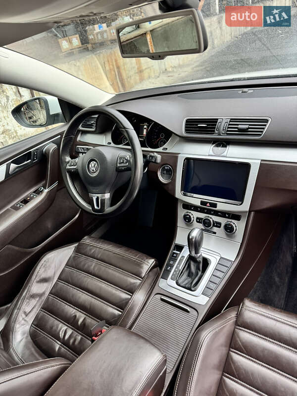 Универсал Volkswagen Passat 2013 в Львове