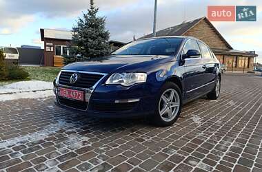 Седан Volkswagen Passat 2006 в Сарнах