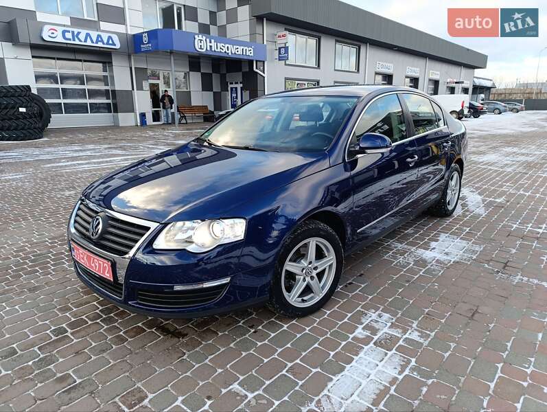 Седан Volkswagen Passat 2006 в Сарнах