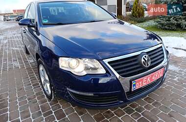 Седан Volkswagen Passat 2006 в Сарнах