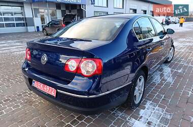 Седан Volkswagen Passat 2006 в Сарнах