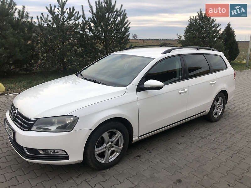 Універсал Volkswagen Passat 2011 в Цумані