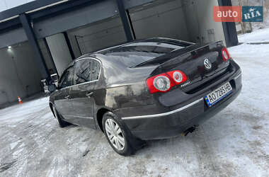 Седан Volkswagen Passat 2006 в Міжгір'ї