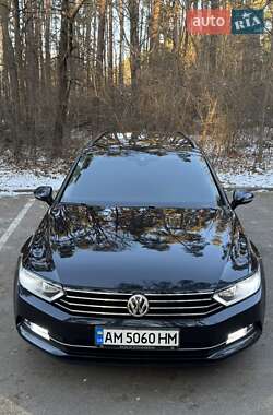 Універсал Volkswagen Passat 2016 в Житомирі