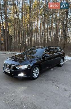 Універсал Volkswagen Passat 2016 в Житомирі