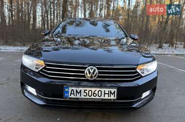 Універсал Volkswagen Passat 2016 в Житомирі