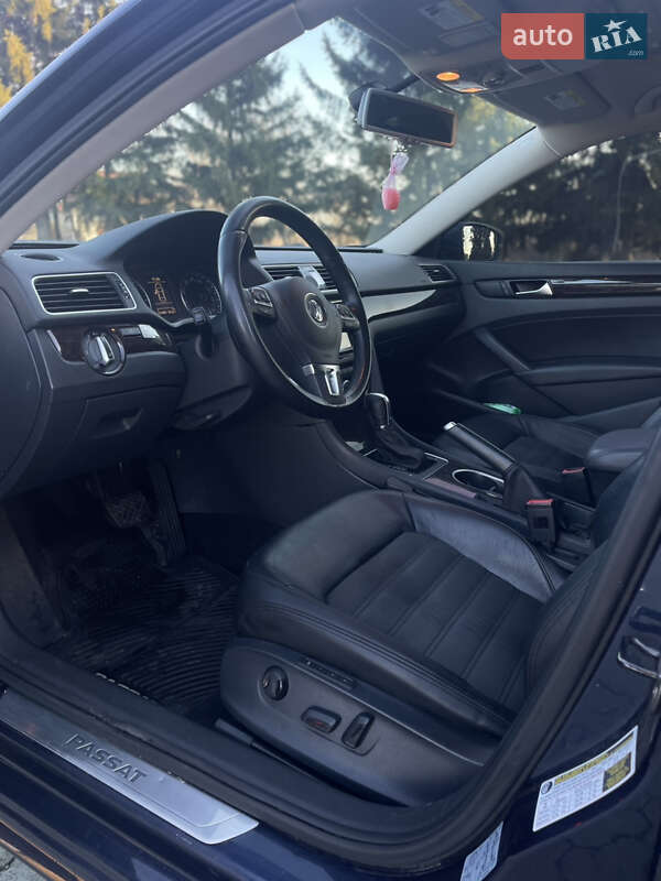 Седан Volkswagen Passat 2014 в Дубно
