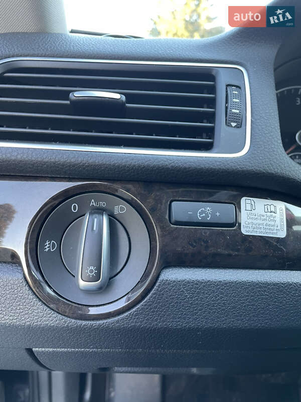 Седан Volkswagen Passat 2014 в Дубно