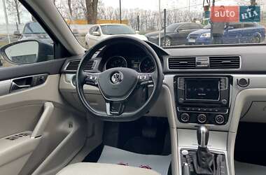 Седан Volkswagen Passat 2018 в Виннице