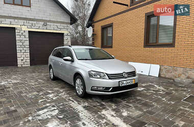 Універсал Volkswagen Passat 2011 в Олевську