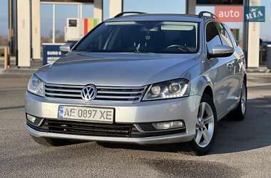 Універсал Volkswagen Passat 2011 в Дніпрі