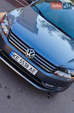 Седан Volkswagen Passat 2014 в Кривом Роге