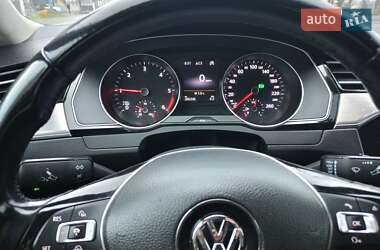 Седан Volkswagen Passat 2015 в Киеве