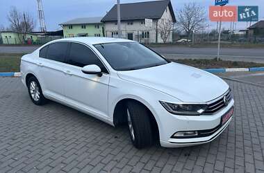 Седан Volkswagen Passat 2017 в Львове