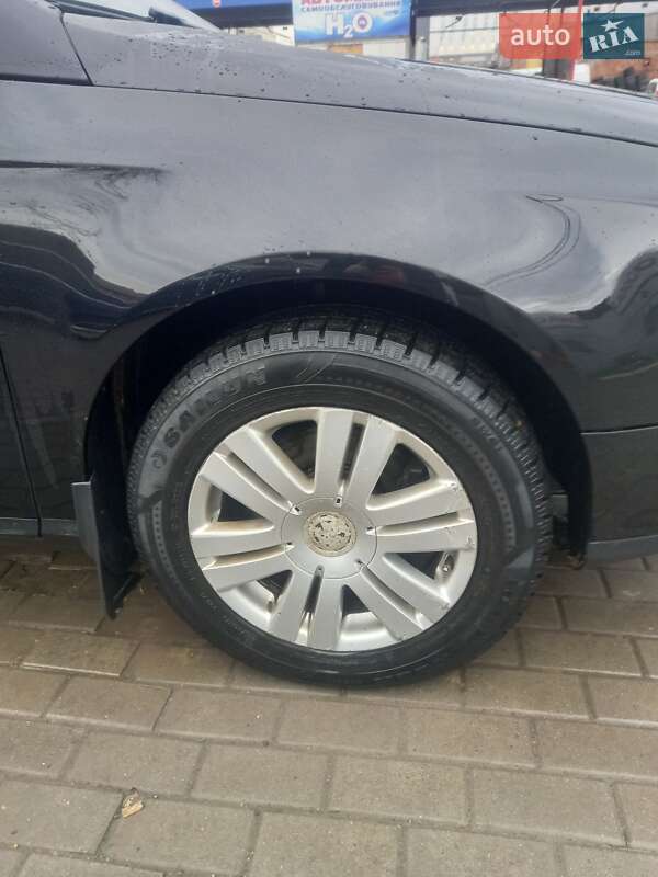 Седан Volkswagen Passat 2006 в Кельменцях