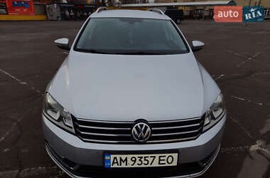 Універсал Volkswagen Passat 2013 в Житомирі