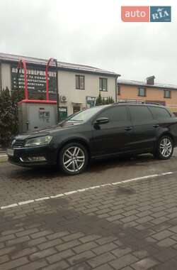 Універсал Volkswagen Passat 2011 в Городківці