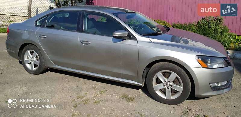 Седан Volkswagen Passat 2012 в Львове