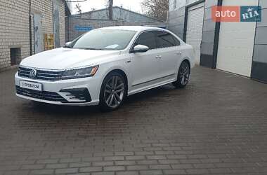 Седан Volkswagen Passat 2017 в Черкасах