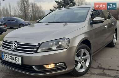 Седан Volkswagen Passat 2012 в Києві