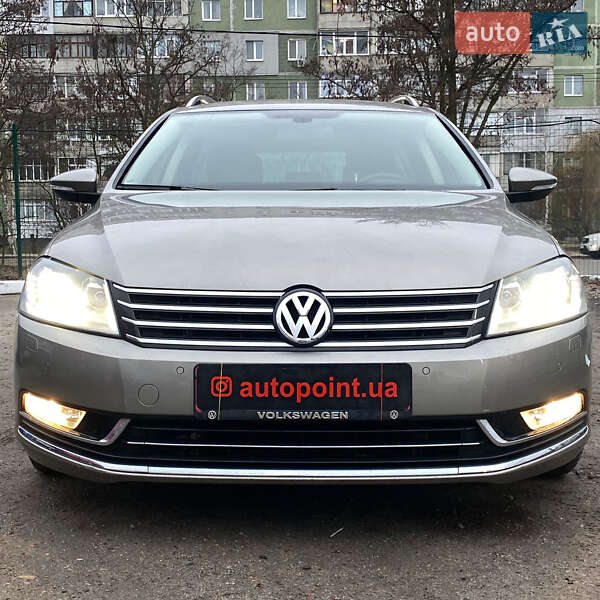 Універсал Volkswagen Passat 2011 в Сумах