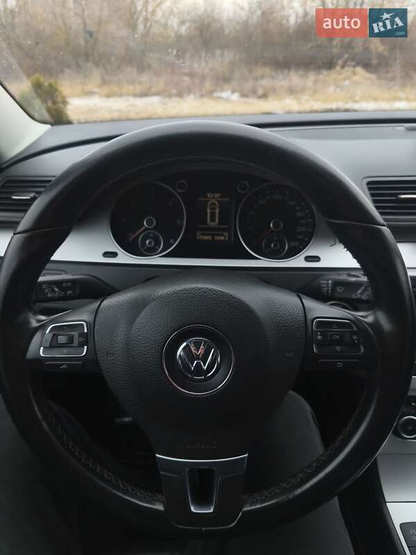 Универсал Volkswagen Passat 2010 в Тернополе