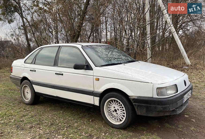 Седан Volkswagen Passat 1990 в Охтирці