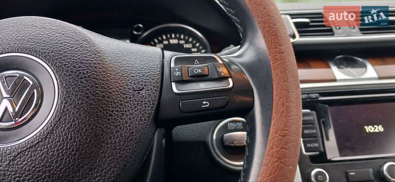 Универсал Volkswagen Passat 2013 в Старом Самборе