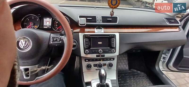 Универсал Volkswagen Passat 2013 в Старом Самборе