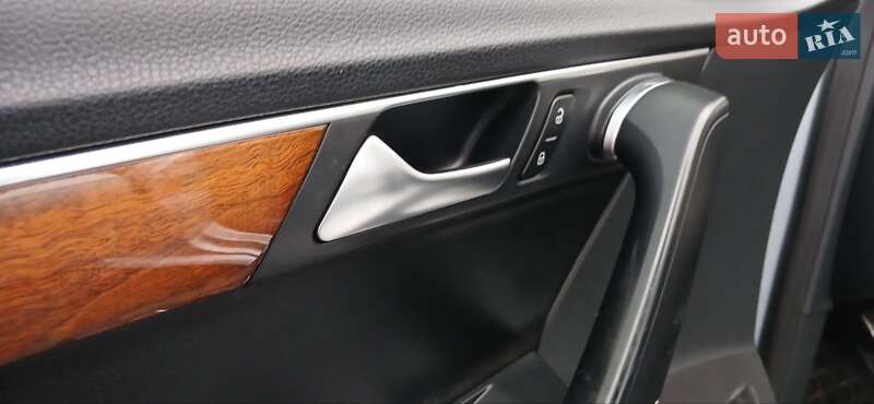 Универсал Volkswagen Passat 2013 в Старом Самборе