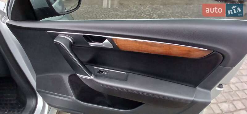 Универсал Volkswagen Passat 2013 в Старом Самборе