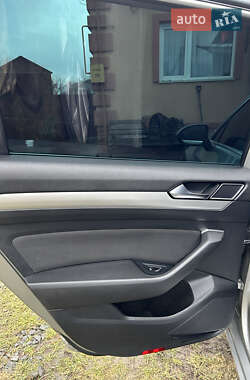 Универсал Volkswagen Passat 2015 в 