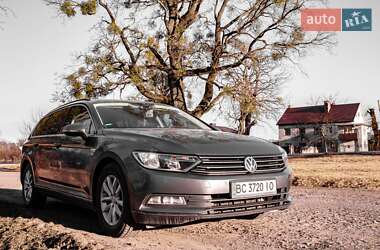 Універсал Volkswagen Passat 2015 в Золочеві